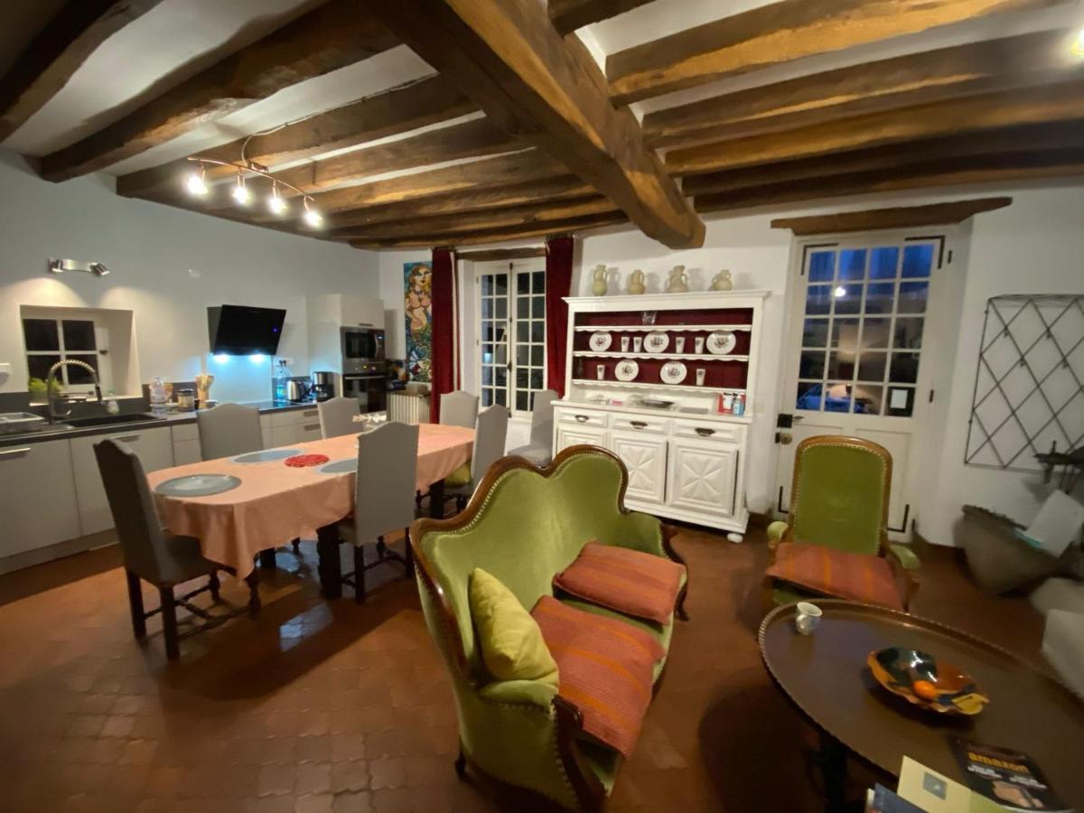 Maison Des Arts Francueil מראה חיצוני תמונה