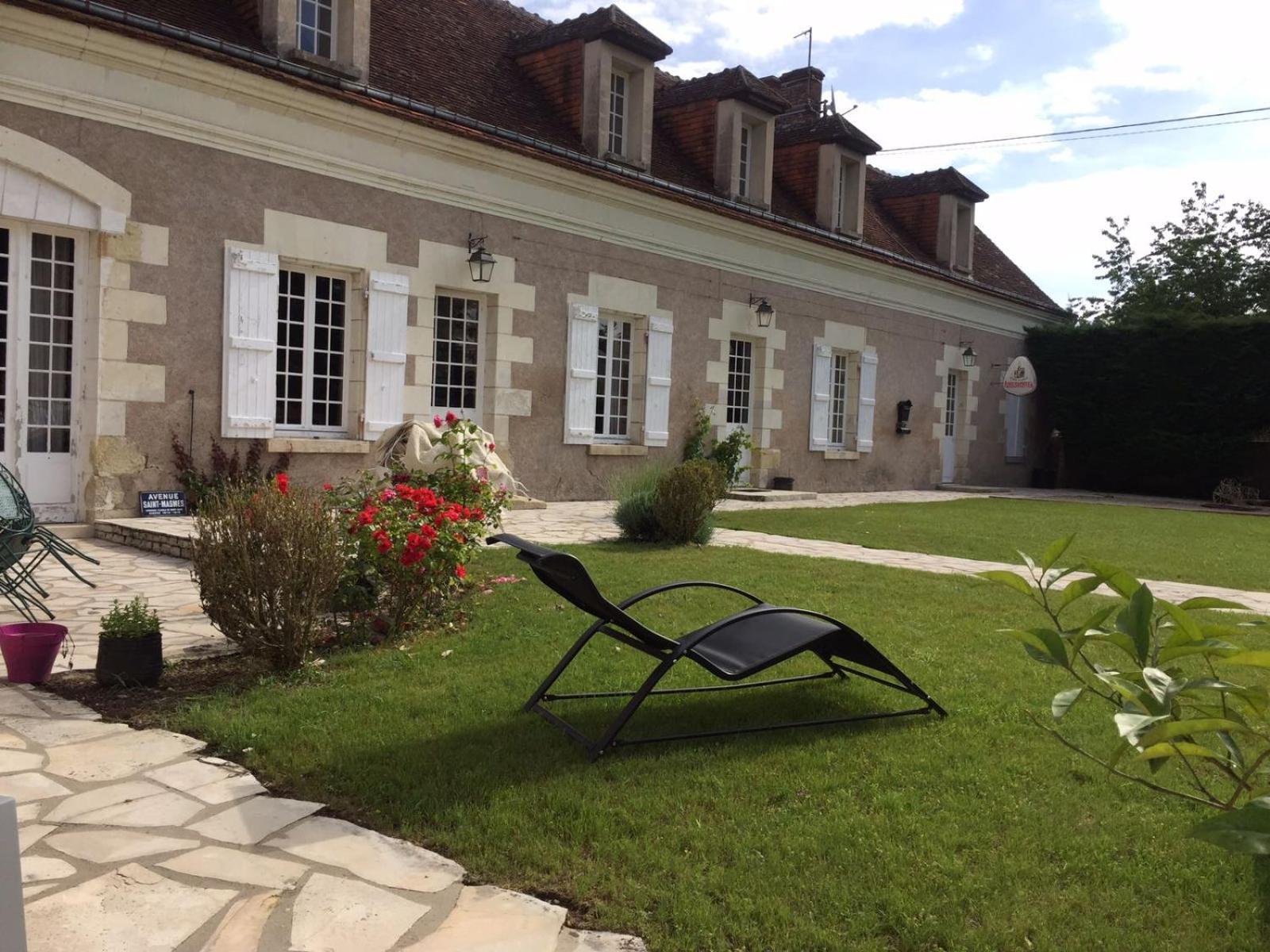 Maison Des Arts Francueil מראה חיצוני תמונה
