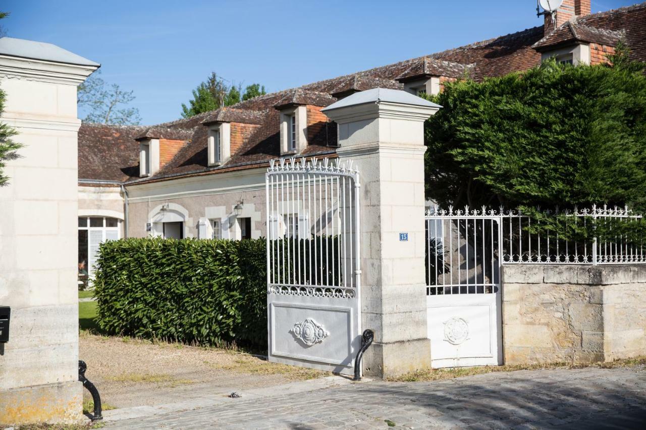 Maison Des Arts Francueil מראה חיצוני תמונה